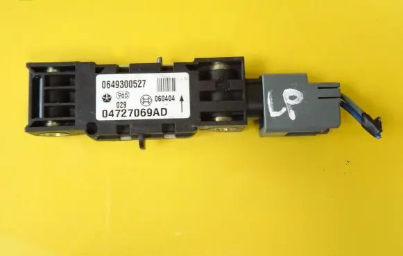Chrysler Voyager Airbag deployment crash/impact sensor 04727069AD