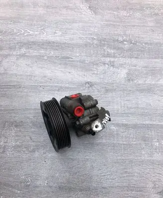 Toyota Avensis T250 Power steering pump 