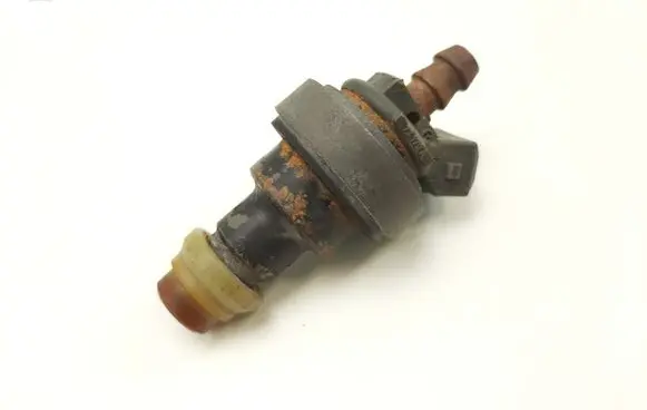 Jaguar MK II Fuel injector 73179A 028150153