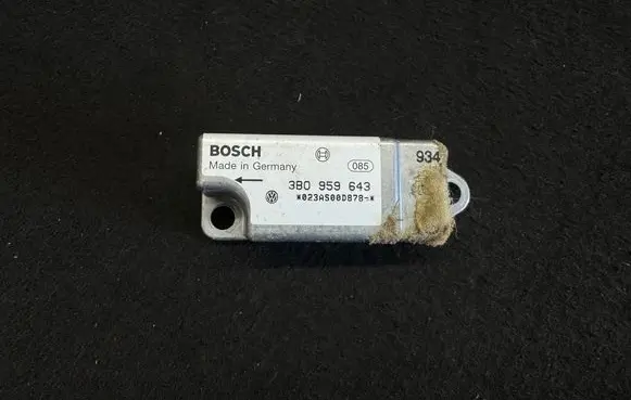Volkswagen PASSAT B5 Airbag deployment crash/impact sensor 3B0959643 023A500D878