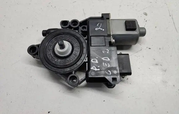 KIA Ceed Front door window regulator motor 82460J7010 F00S1W2273
