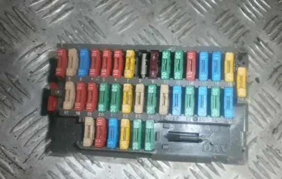 Peugeot 406 Fuse box set psa94592