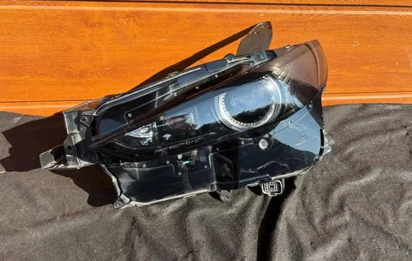 Mazda CX-30 Headlight/headlamp DFR751040