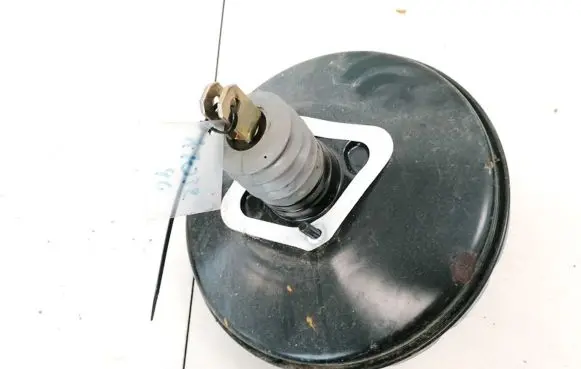 Mercedes-Benz E W210 Brake booster 0044302930 03776241014