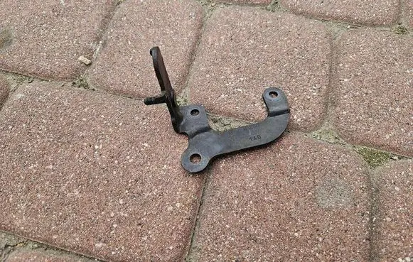 Opel Insignia A Handbrake interior bracket 55566127-
