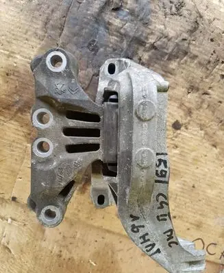 Citroen C4 Grand Picasso Engine mounting bracket