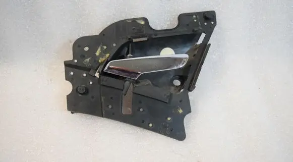 Mercedes-Benz E W210 Rear door interior handle 2107660154