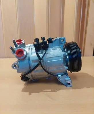 Volvo V70 Air conditioning (A/C) compressor (pump) 813140