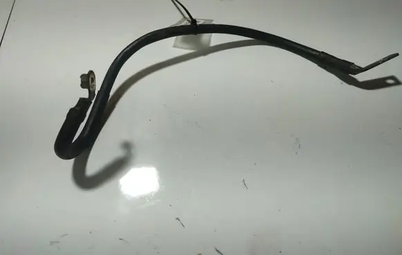 Skoda Octavia Mk2 (1Z) Positive cable (battery) 