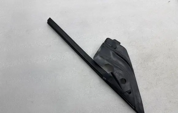Tesla Model Y Front door rubber seal 150006700B
