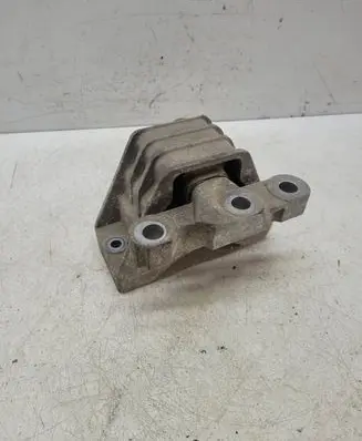 Opel Signum Engine mount bracket V04655