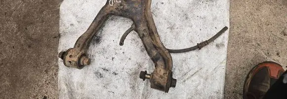 Mitsubishi Pajero Front lower control arm/wishbone