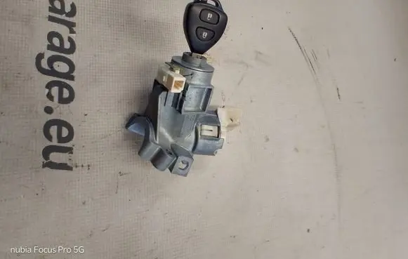 Toyota Hilux (AN10, AN20, AN30) Ignition lock 450200K2