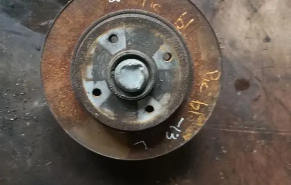 Citroen C4 I Picasso Rear wheel hub