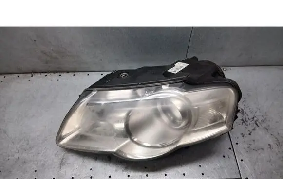 Volkswagen PASSAT B6 Front reflector 3C0941005J