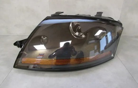 Audi TT Mk1 Headlight/headlamp 8N0941003BE 0301164207