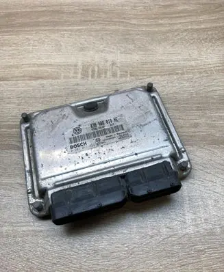 Skoda Fabia Mk1 (6Y) Engine control unit/module ECU 038906019NE 0281011825