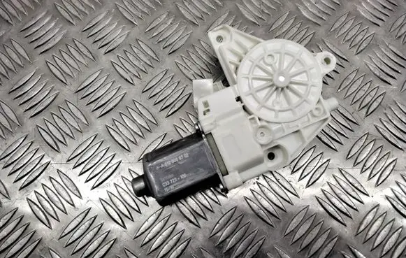 Mercedes-Benz E W212 Front door window regulator motor A2129066702