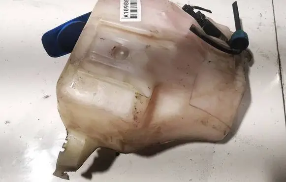 Volkswagen PASSAT B4 Windshield washer fluid reservoir/tank 3A0955458B