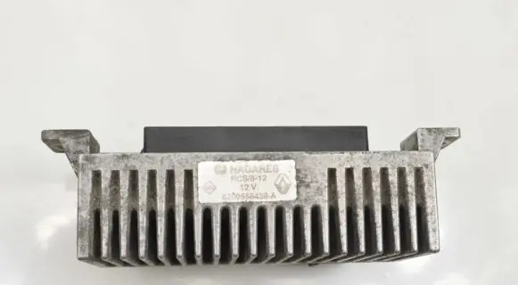 Renault Master III Glow plug pre-heat relay 8200558438A