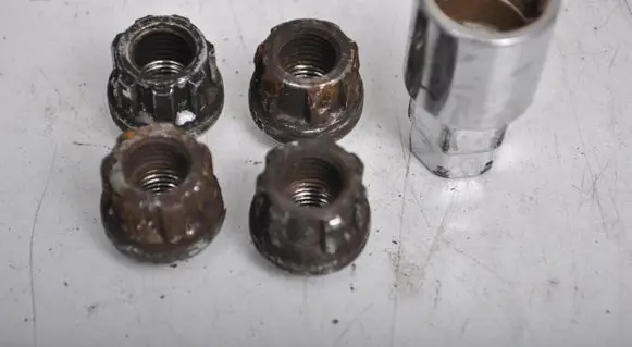 Ford Focus C-MAX Nuts/bolts 
