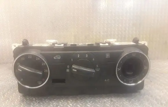 Mercedes-Benz A W169 Interior fan control switch 1699000900
