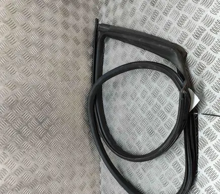 Maserati Ghibli Rubber seal front coupe door 670153403