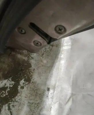 Nissan Note (E11) Front door lock