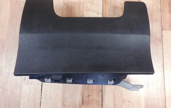 Toyota RAV 4 (XA40) Knee airbag 739000R010