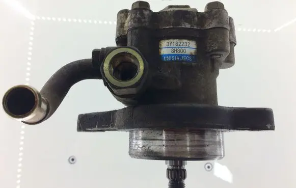 Nissan X-Trail T30 Power steering pump 8H800