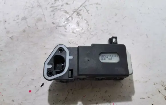 Volvo V50 Fuel tank cap lock 30716754