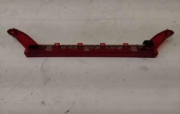 Third/center stoplight
