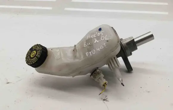 Master brake cylinder