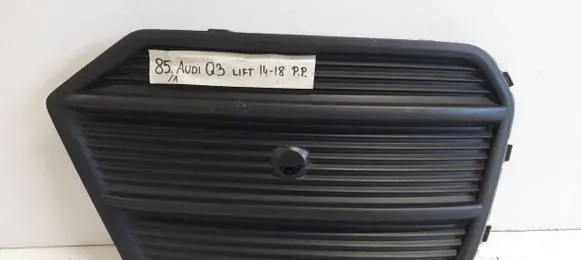 Audi Q3 8U Front bumper lower grill 8U0807682Q