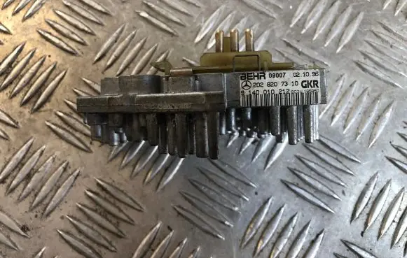 Mercedes-Benz C W202 Heater blower motor/fan resistor 2028207310