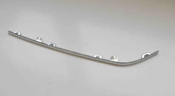 Chrysler 300 - 300C Front bumper splitter molding 04805937AA
