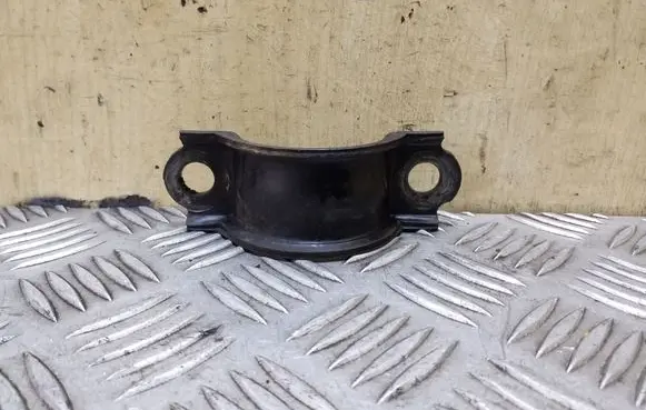 Mercedes-Benz ML W164 Sway bar bush bracket, rear 
