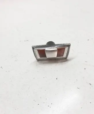 Front fender indicator light