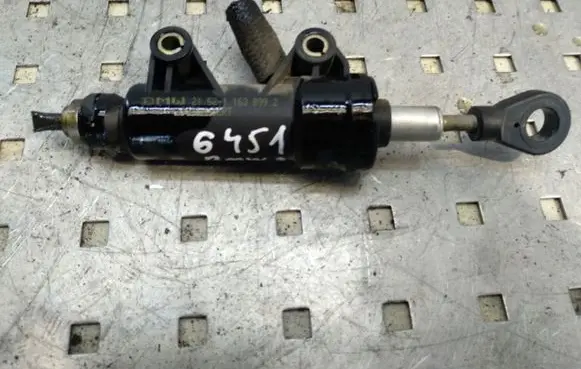 BMW 3 E46 Clutch master cylinder 1163899