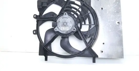 Citroen DS3 Radiator cooling fan shroud 968295680 9662872380