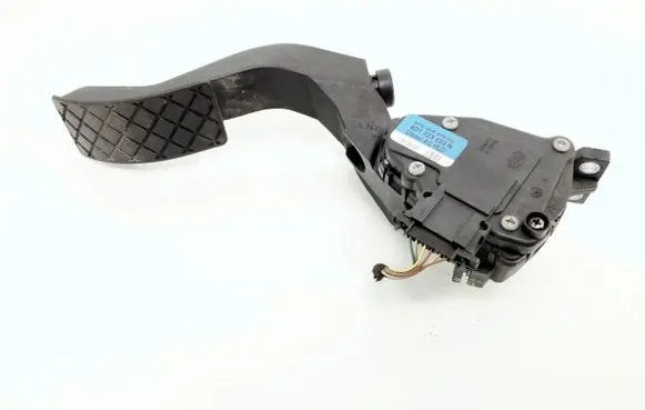 Audi A6 S6 C5 4B Accelerator throttle pedal 8D1723523 6PV00837602