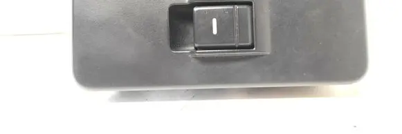 Land Rover Discovery 3 - LR3 Electric window control switch YUD501070