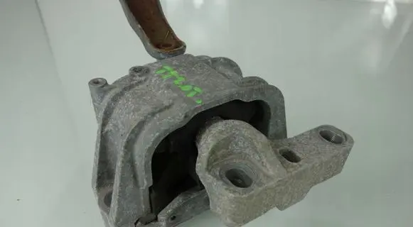 Audi TT TTS Mk2 Engine mount bracket 8J0199262
