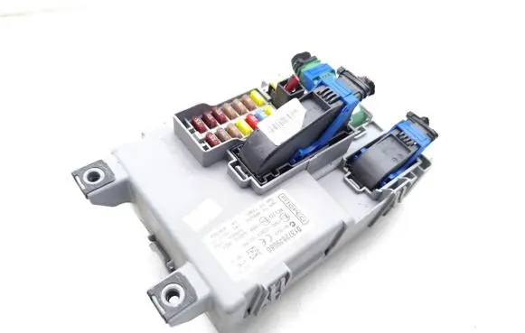 Peugeot Bipper Fuse module 01372879080