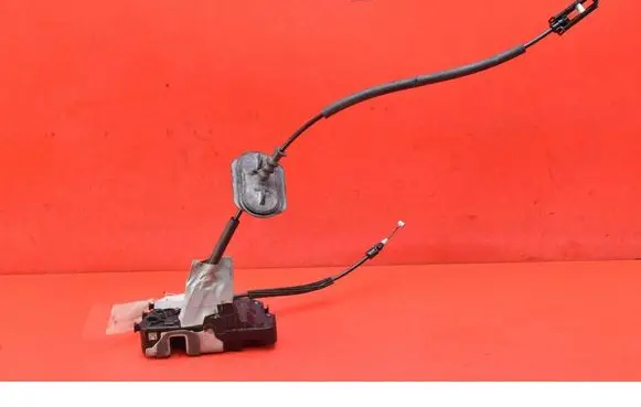 Ford Focus Front door lock E01940105