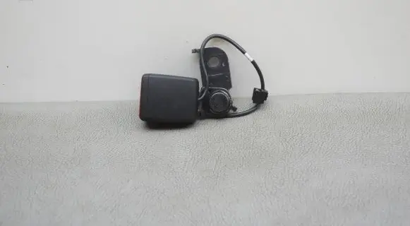 Rear seatbelt buckle