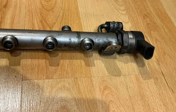 Mercedes-Benz S W221 Fuel main line pipe a6420702495