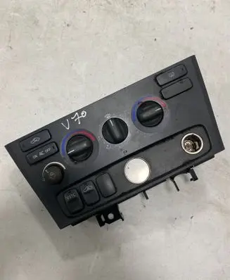Volvo V70 Climate control unit 7923