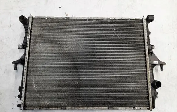 Audi Q7 4L Coolant radiator 7L6