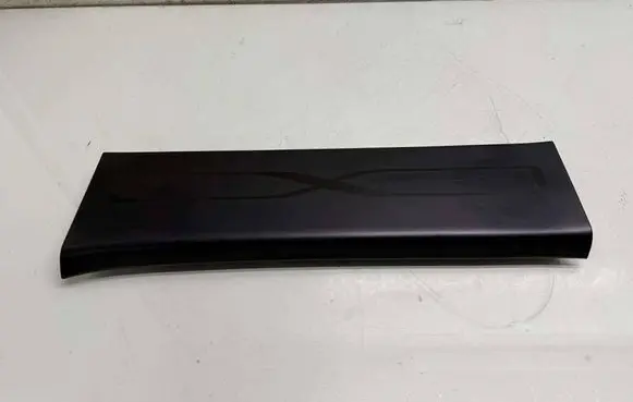 Tesla Model X Rear sill trim cover 105318900F